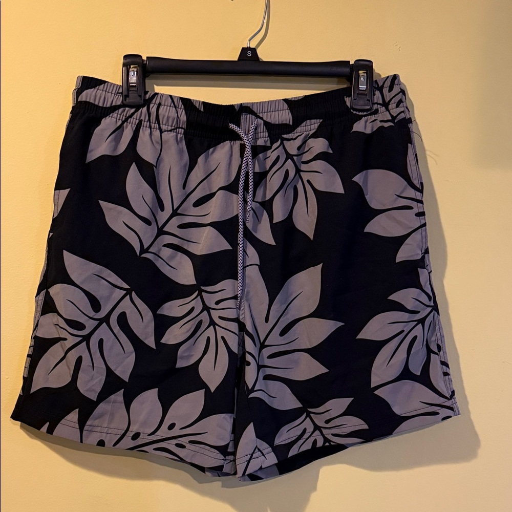 Black and Gray Leaf Print Swim Trunks